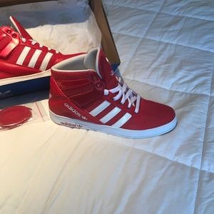 Adidas’s hard court sneakers size 13